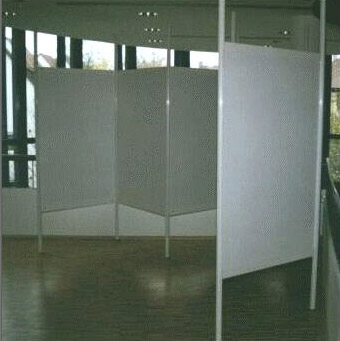 Systemstellwand R8 mit krzeren Platten