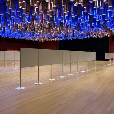 Absperrwand Wahlkabine Posterwand Sytemstellwand Galeriewand Galerie System R8 mit Tellerfuß